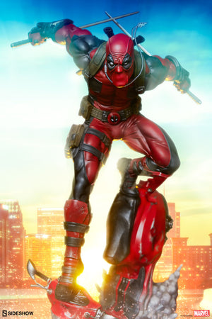 Marvel Sideshow Collectibles Deadpool Premium Format 1:4 Scale Statue