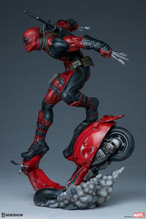 Marvel Sideshow Collectibles Deadpool Premium Format 1:4 Scale Statue